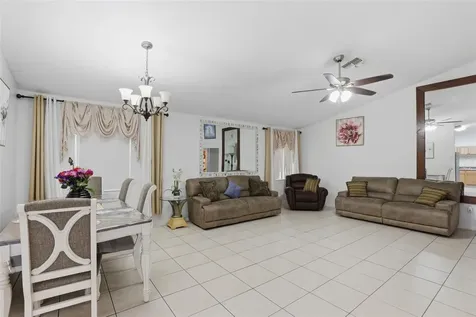 1911 S Gadsen Boulevard Orlando FL 32812