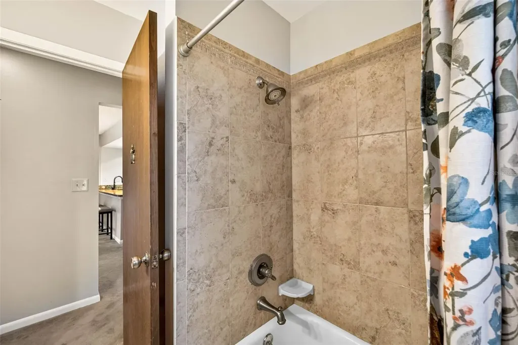 910 Hillside Drive Lutz FL 33549