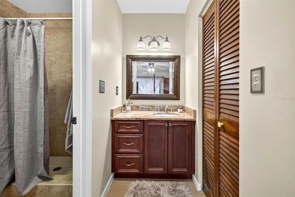 910 Hillside Drive Lutz FL 33549