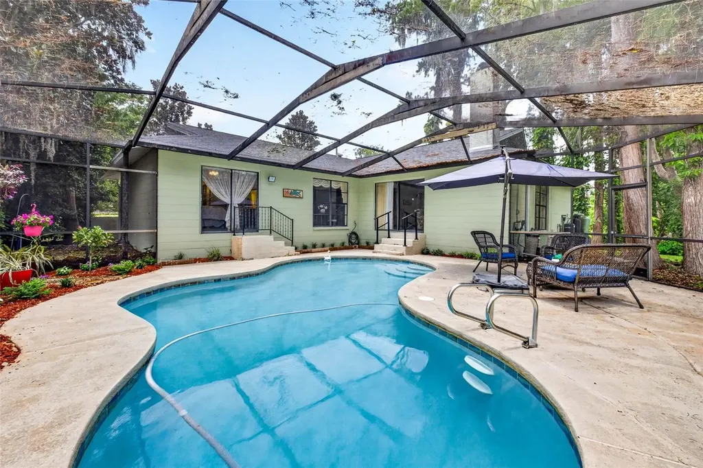 910 Hillside Drive Lutz FL 33549