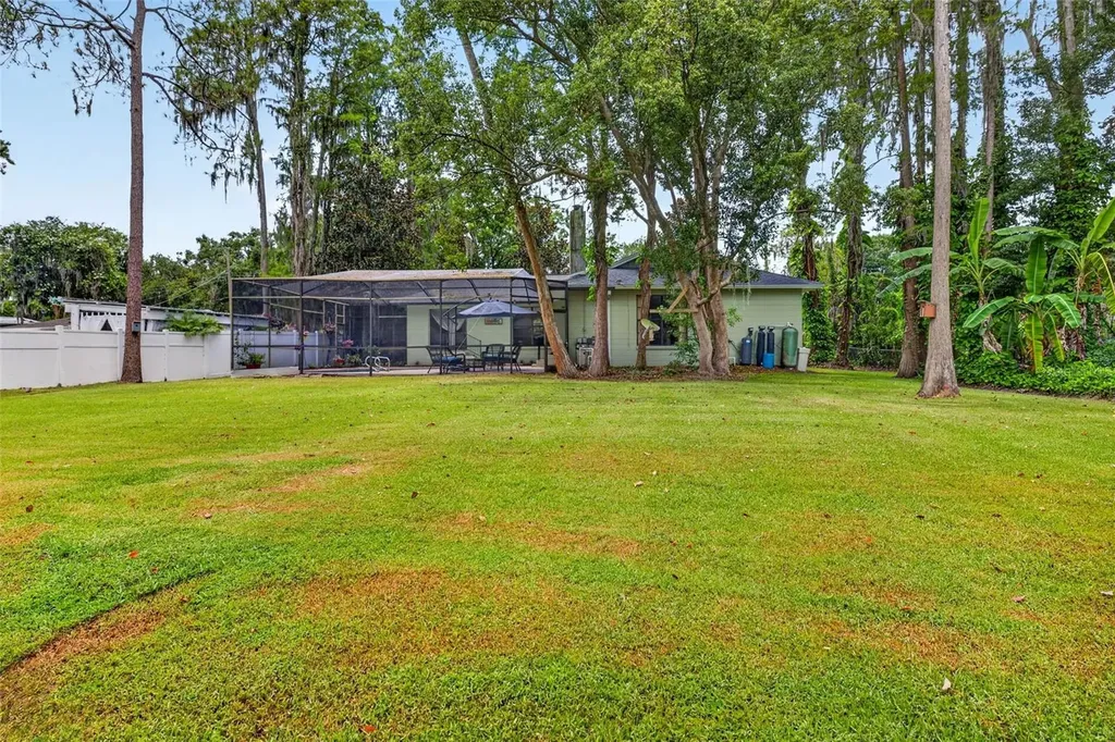 910 Hillside Drive Lutz FL 33549