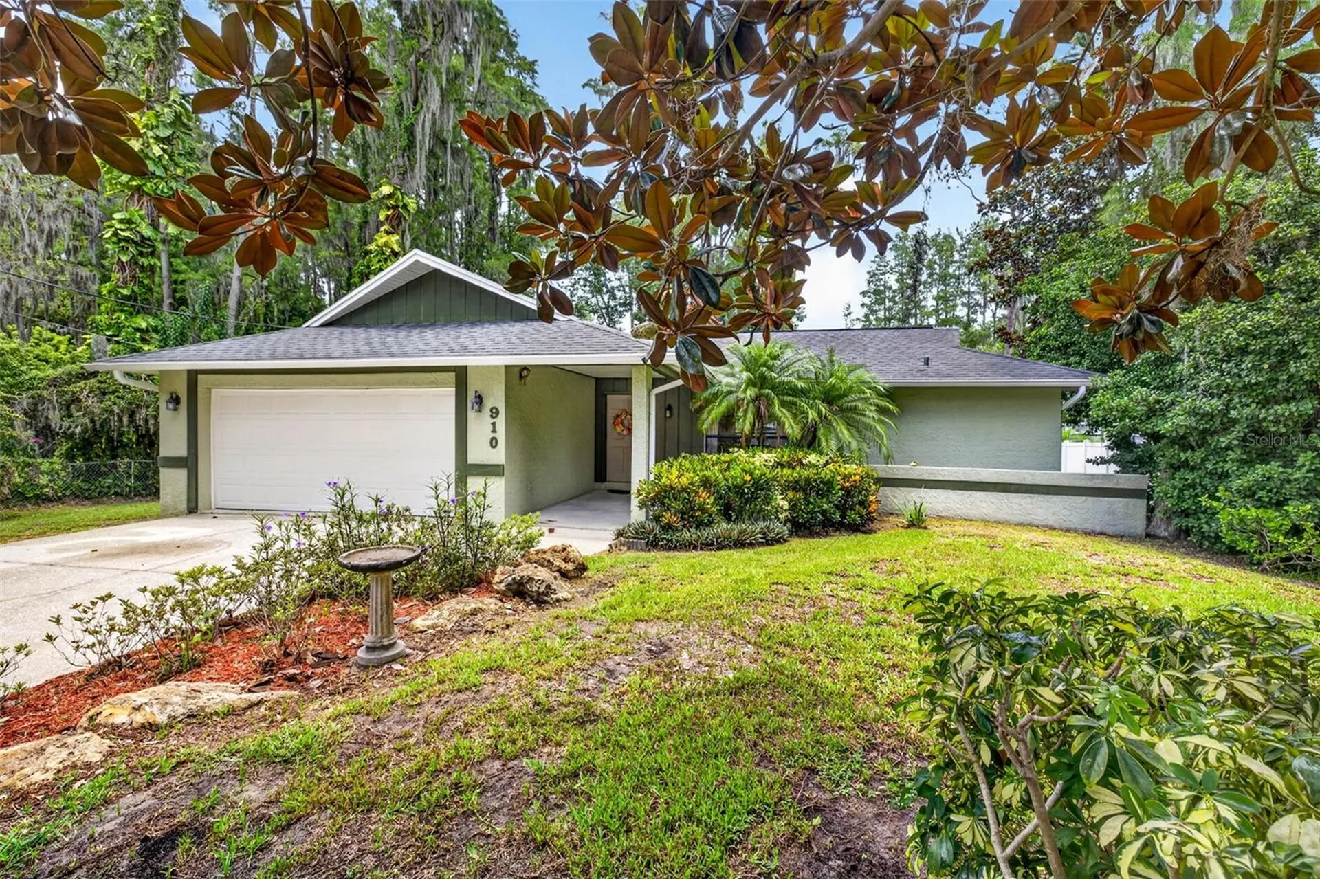 910 Hillside Drive Lutz FL 33549