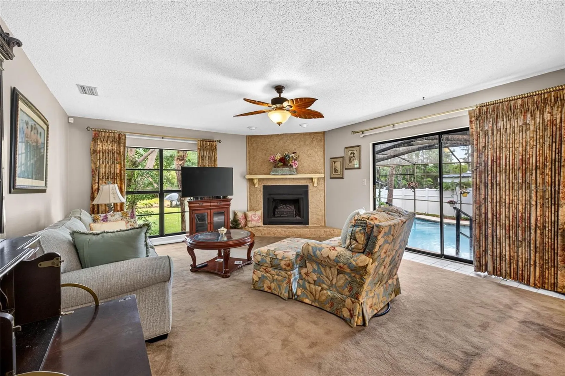 910 Hillside Drive Lutz FL 33549