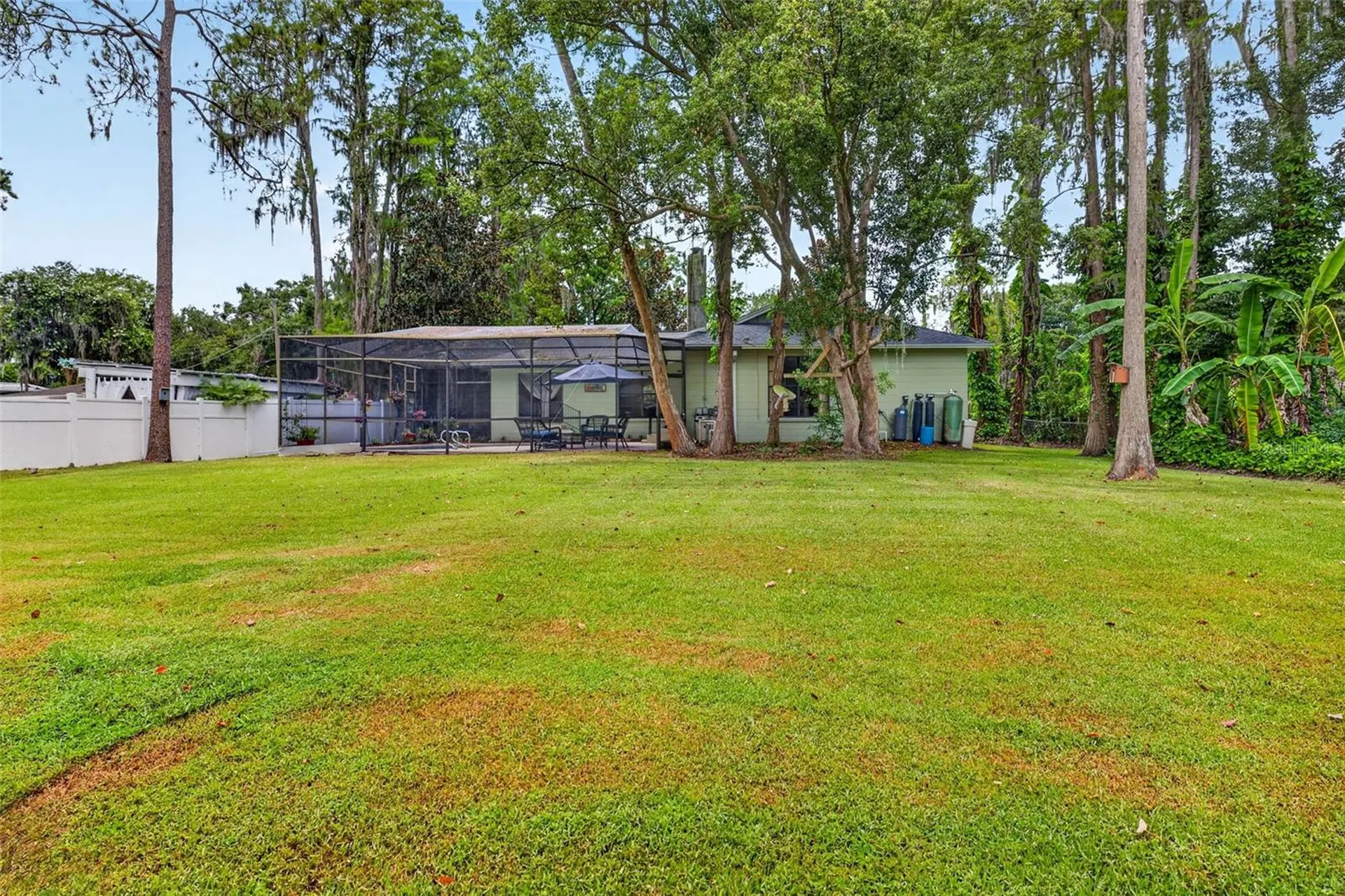 910 Hillside Drive Lutz FL 33549