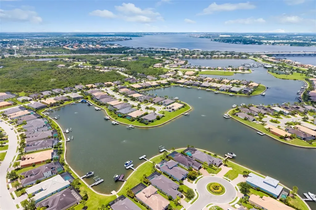 5216 Lake Overlook Avenue Bradenton FL 34208
