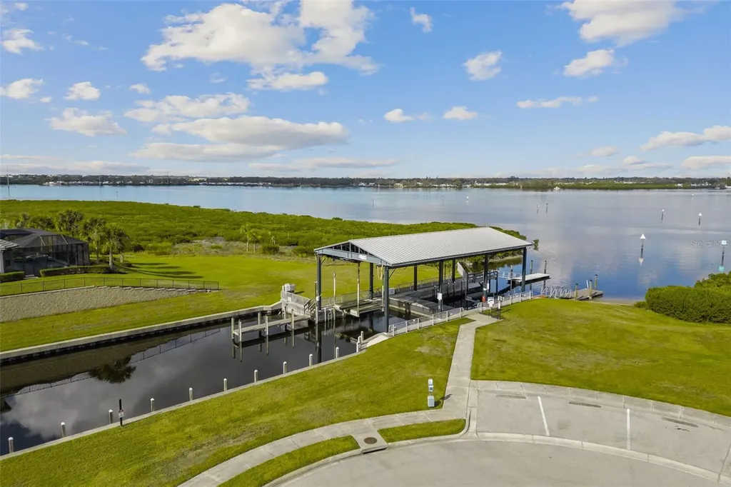 5216 Lake Overlook Avenue Bradenton FL 34208