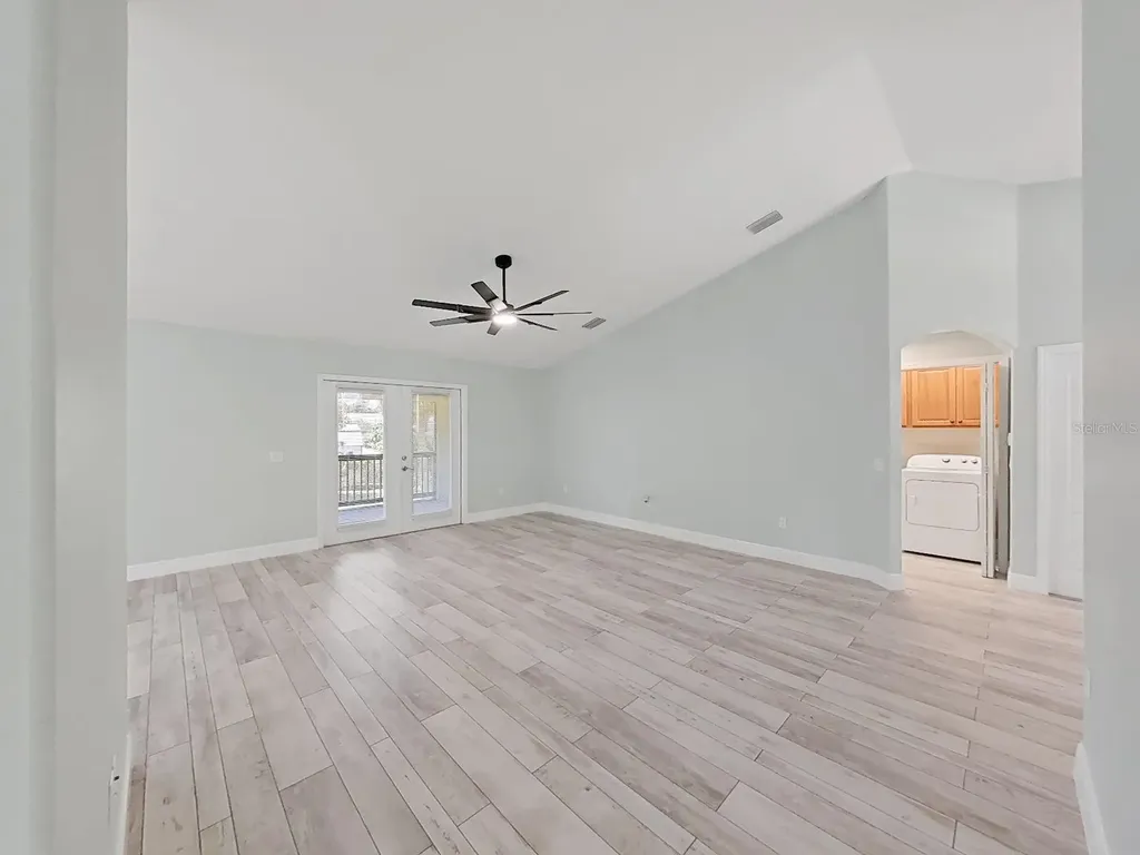 1025 Lake Avoca Place Tarpon Springs FL 34689