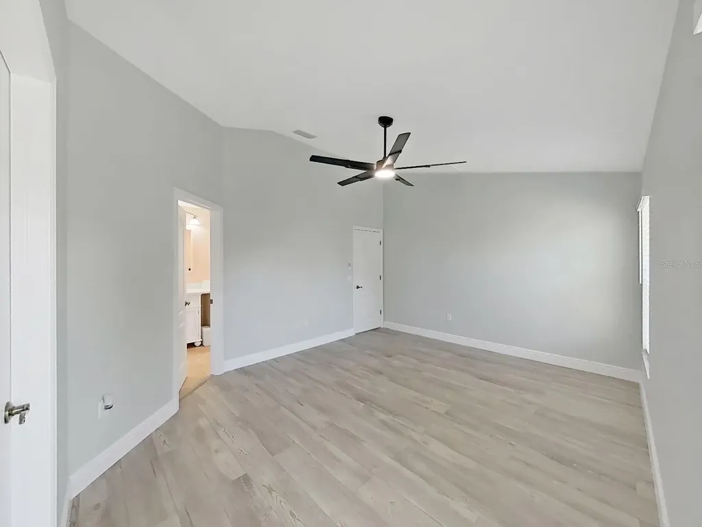 1025 Lake Avoca Place Tarpon Springs FL 34689