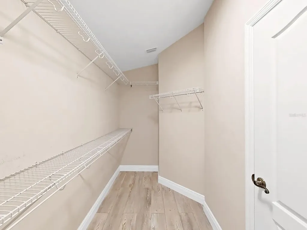 1025 Lake Avoca Place Tarpon Springs FL 34689
