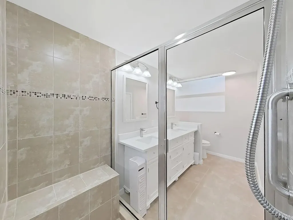 1025 Lake Avoca Place Tarpon Springs FL 34689