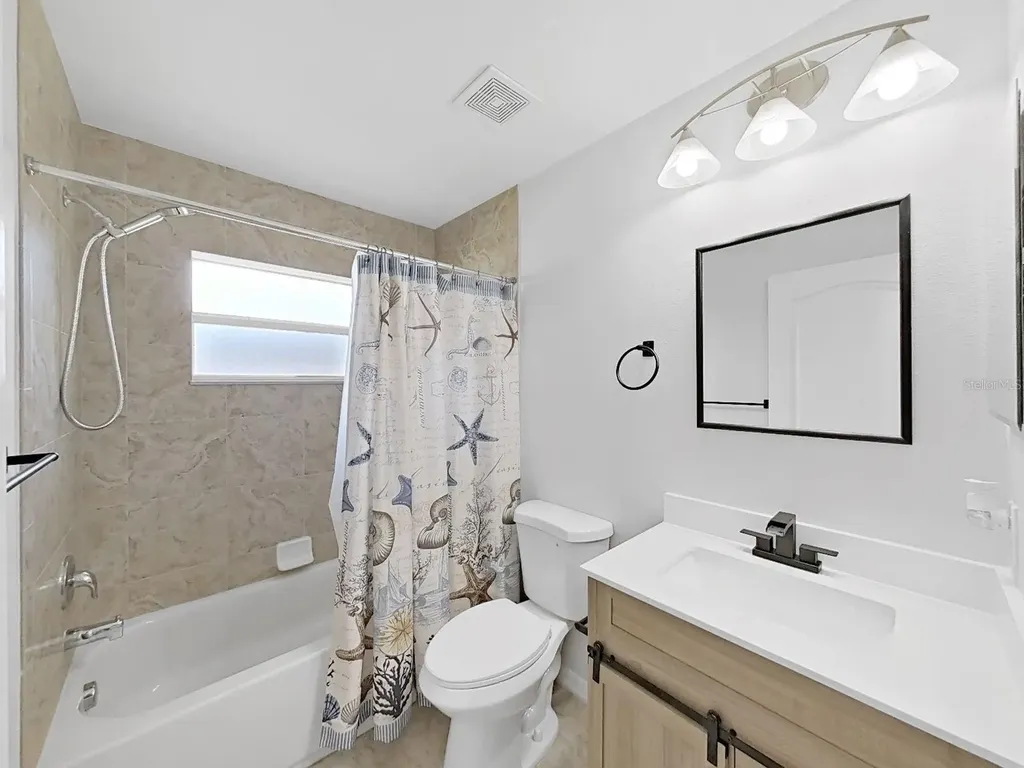 1025 Lake Avoca Place Tarpon Springs FL 34689