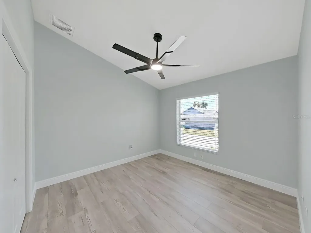 1025 Lake Avoca Place Tarpon Springs FL 34689