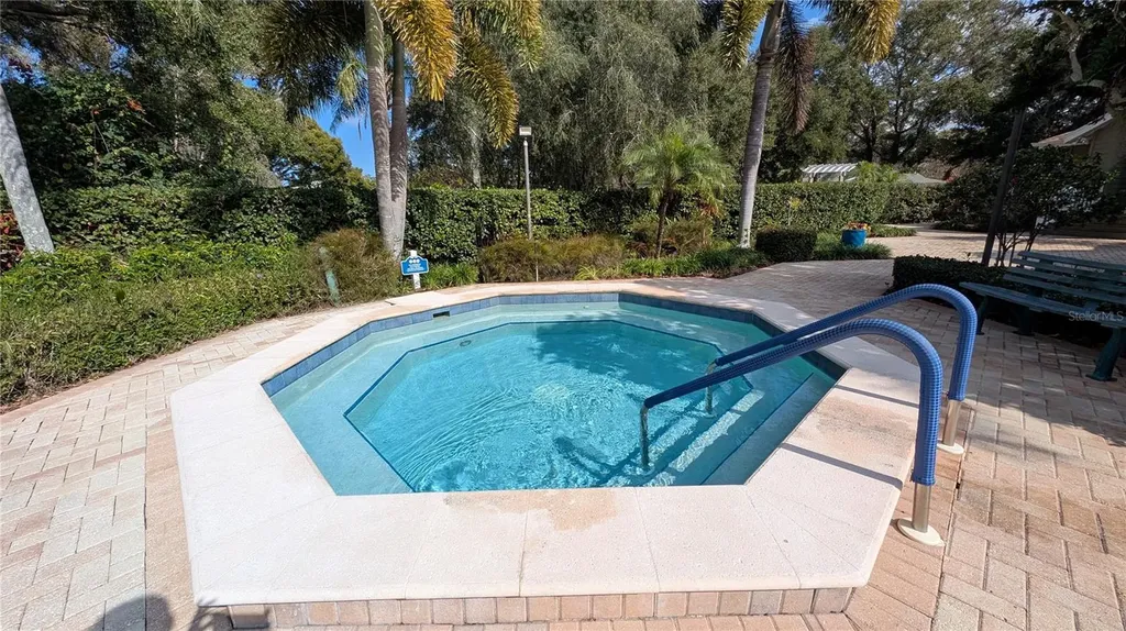 1025 Lake Avoca Place Tarpon Springs FL 34689