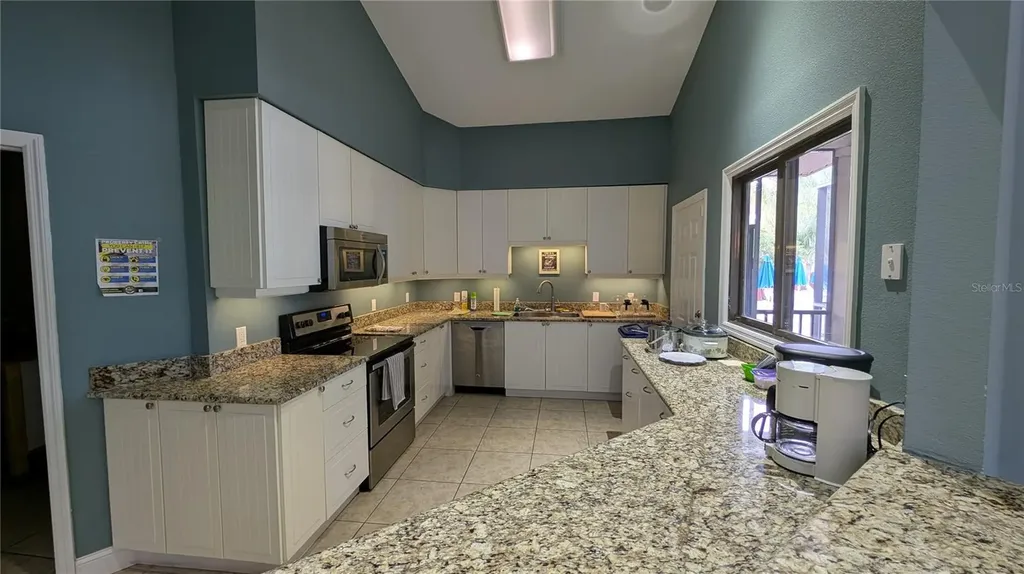 1025 Lake Avoca Place Tarpon Springs FL 34689