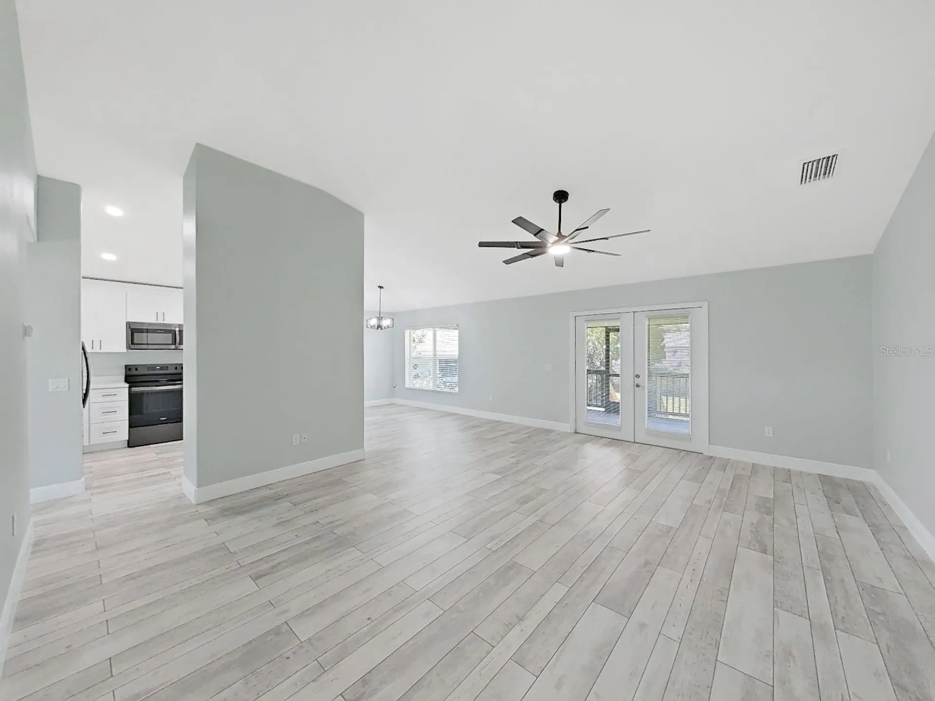 1025 Lake Avoca Place Tarpon Springs FL 34689