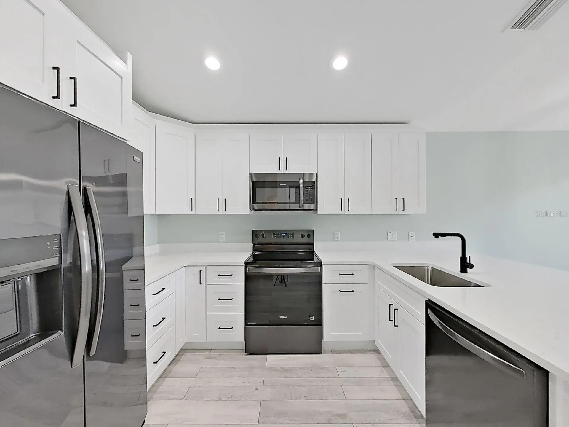 1025 Lake Avoca Place Tarpon Springs FL 34689