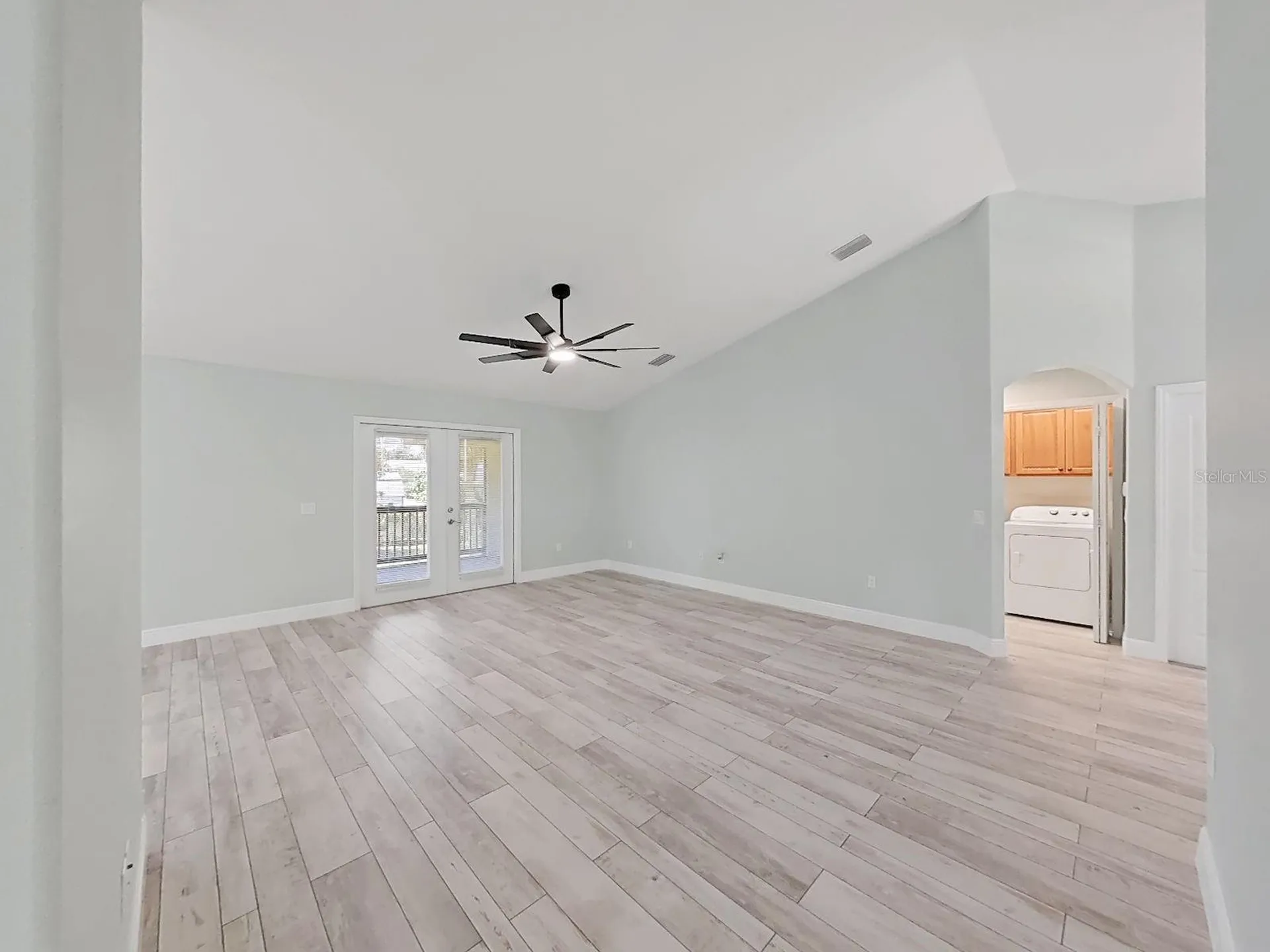 1025 Lake Avoca Place Tarpon Springs FL 34689