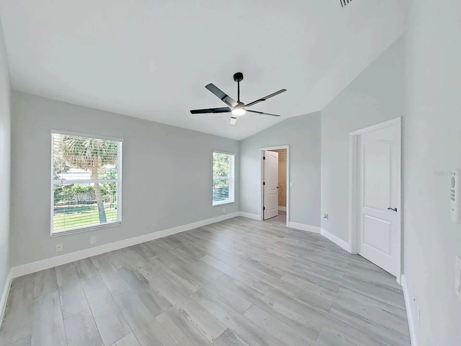1025 Lake Avoca Place Tarpon Springs FL 34689