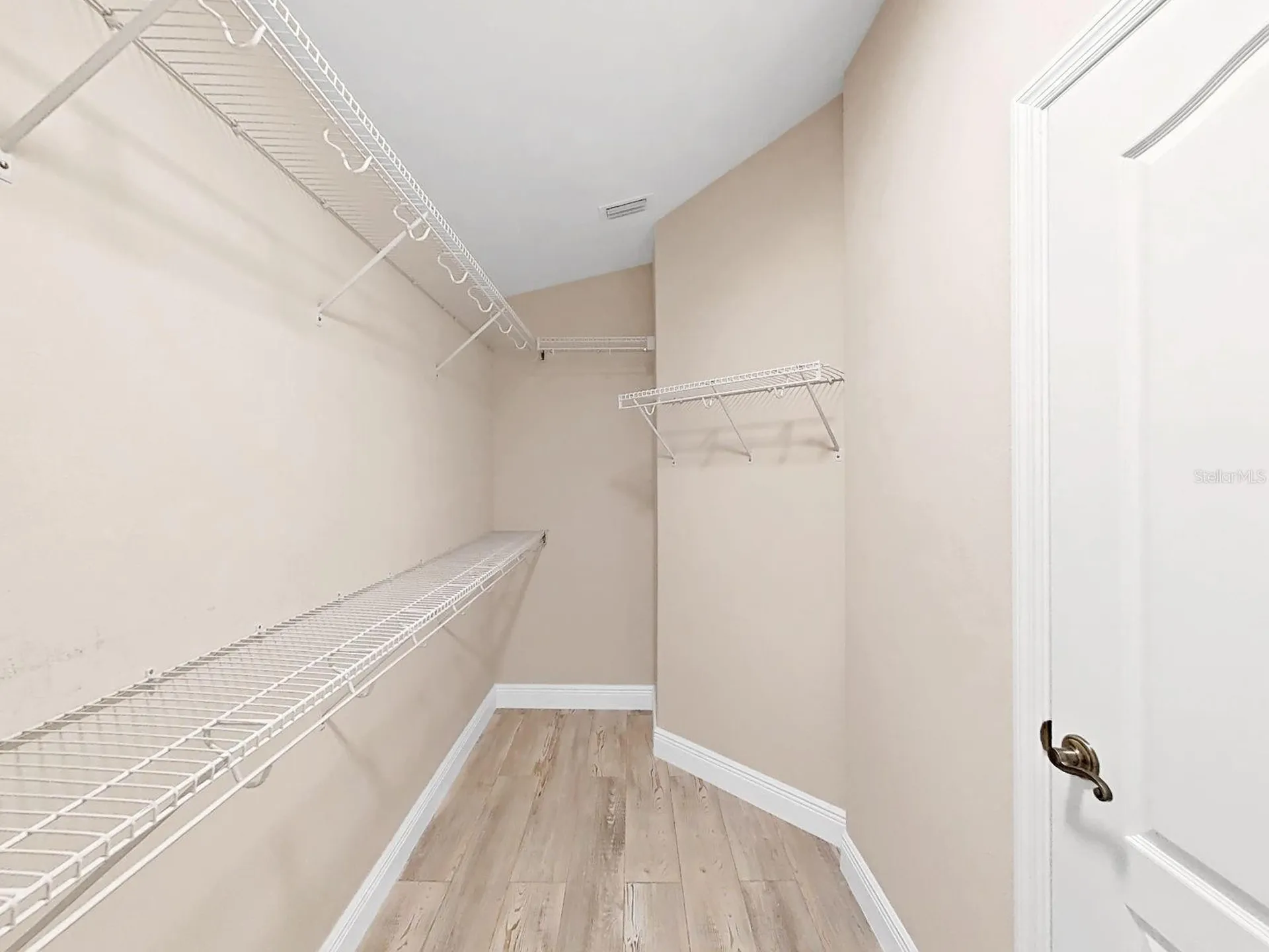 1025 Lake Avoca Place Tarpon Springs FL 34689