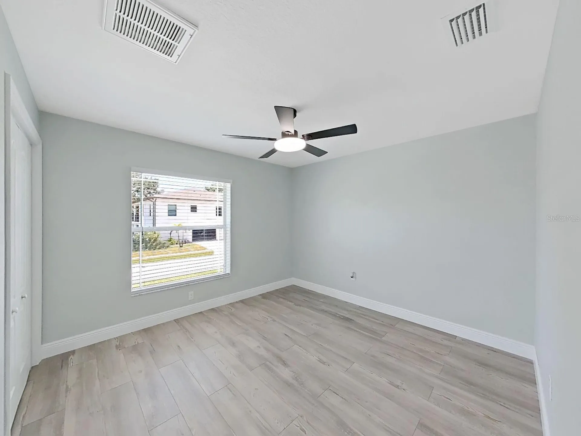 1025 Lake Avoca Place Tarpon Springs FL 34689