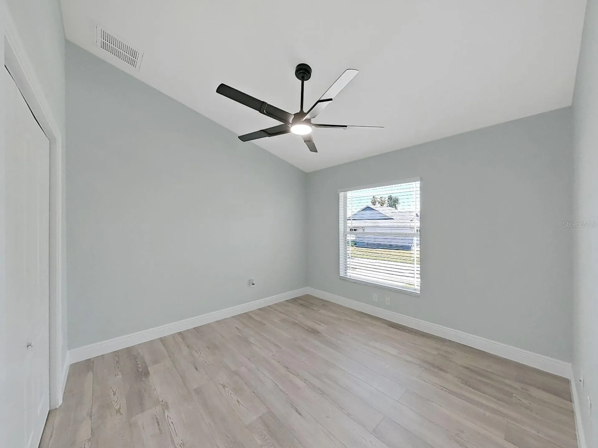 1025 Lake Avoca Place Tarpon Springs FL 34689