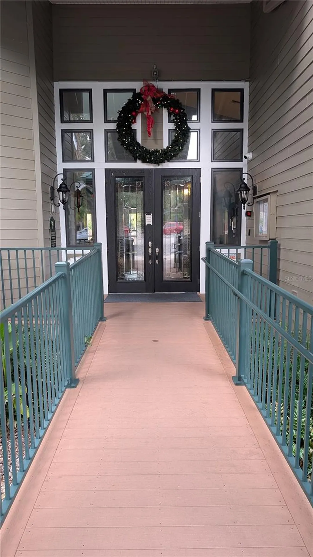 1025 Lake Avoca Place Tarpon Springs FL 34689