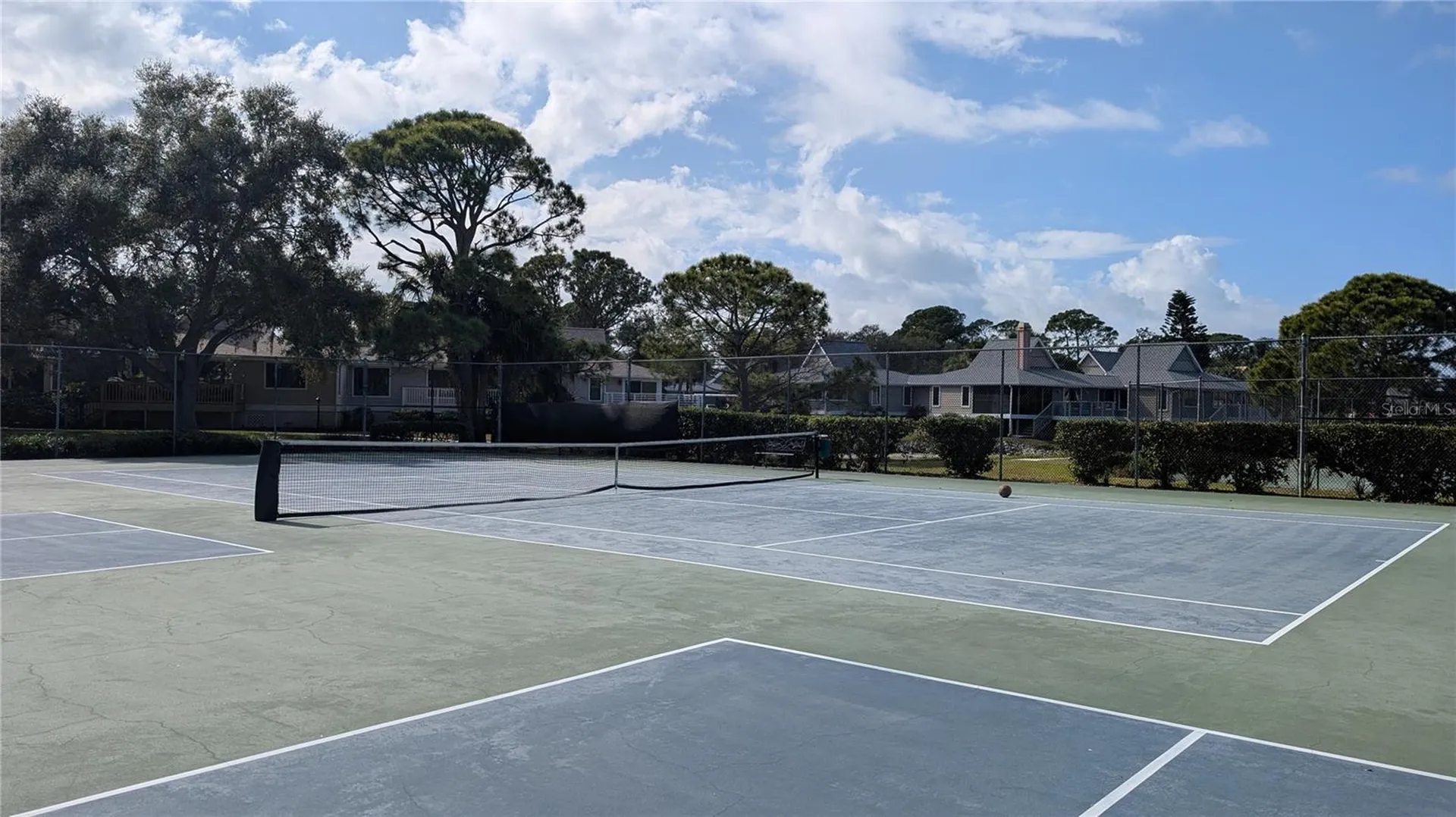 1025 Lake Avoca Place Tarpon Springs FL 34689
