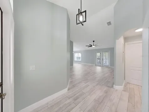 1025 Lake Avoca Place Tarpon Springs FL 34689
