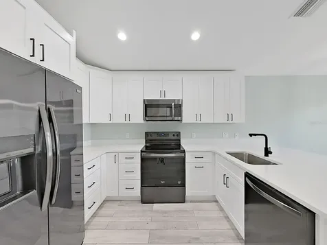 1025 Lake Avoca Place Tarpon Springs FL 34689