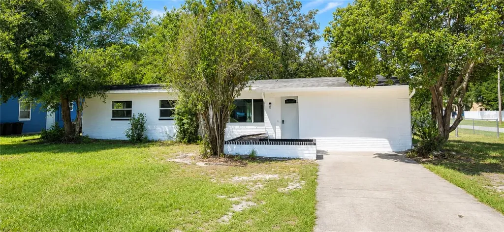8 Flamevine Lane Debary FL 32713