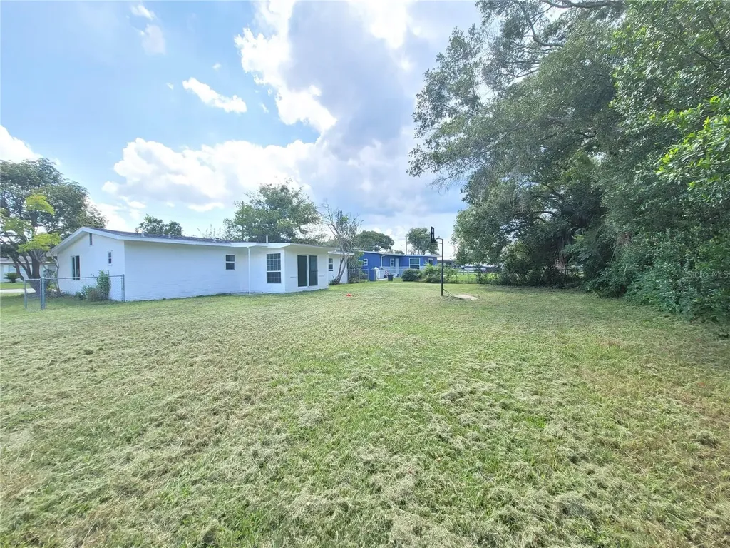 8 Flamevine Lane Debary FL 32713