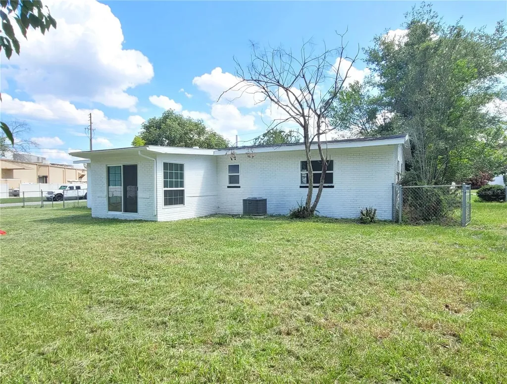 8 Flamevine Lane Debary FL 32713