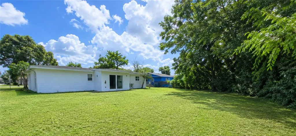 8 Flamevine Lane Debary FL 32713