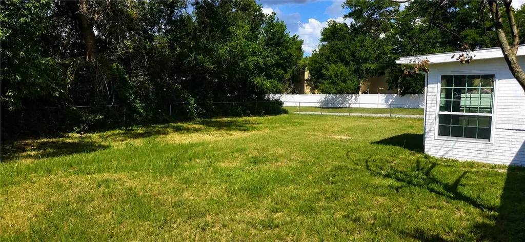 8 Flamevine Lane Debary FL 32713