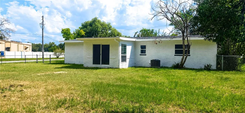 8 Flamevine Lane Debary FL 32713