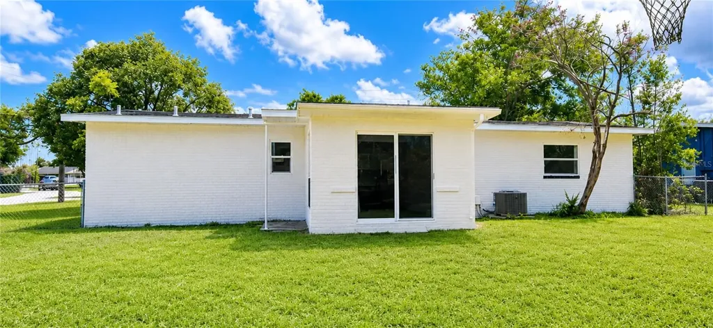 8 Flamevine Lane Debary FL 32713