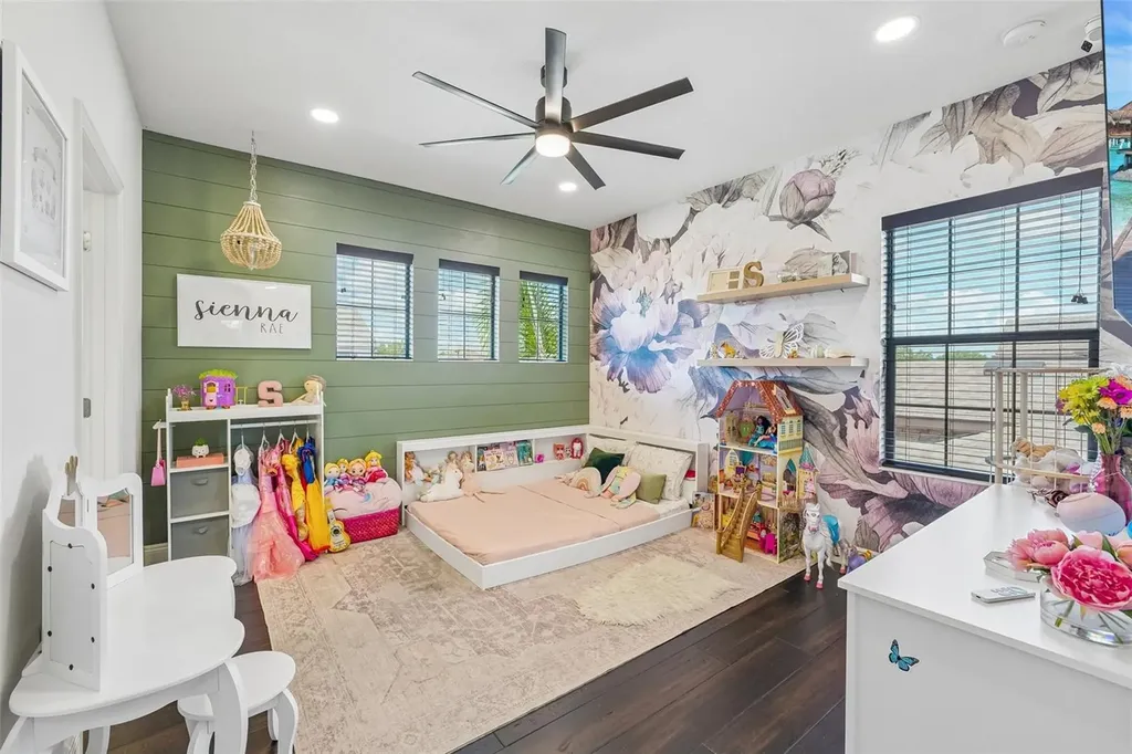 910 Grand Cresta Avenue Brandon FL 33511