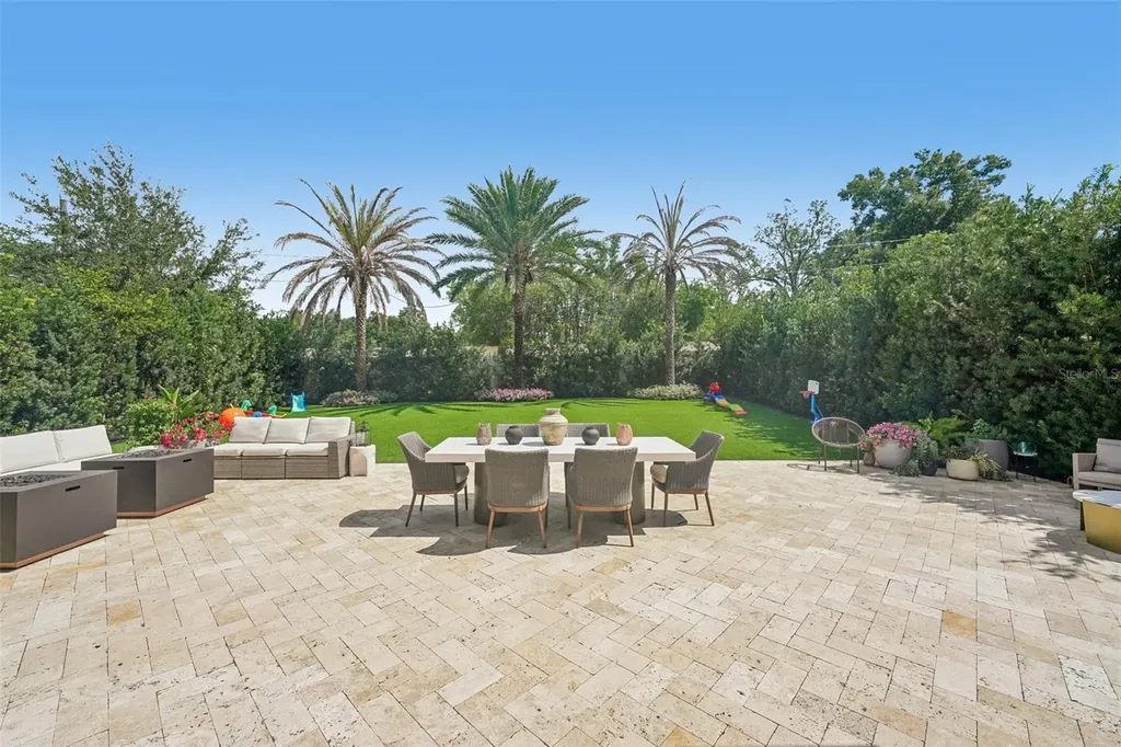 910 Grand Cresta Avenue Brandon FL 33511