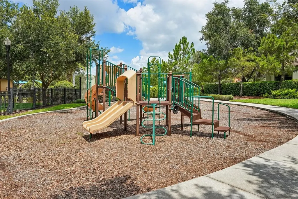 910 Grand Cresta Avenue Brandon FL 33511