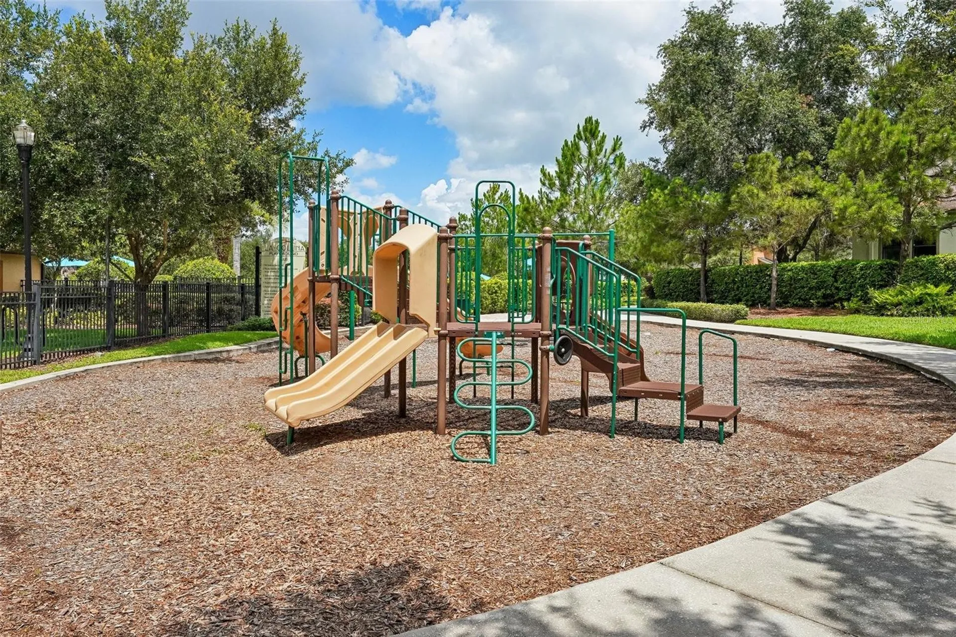 910 Grand Cresta Avenue Brandon FL 33511