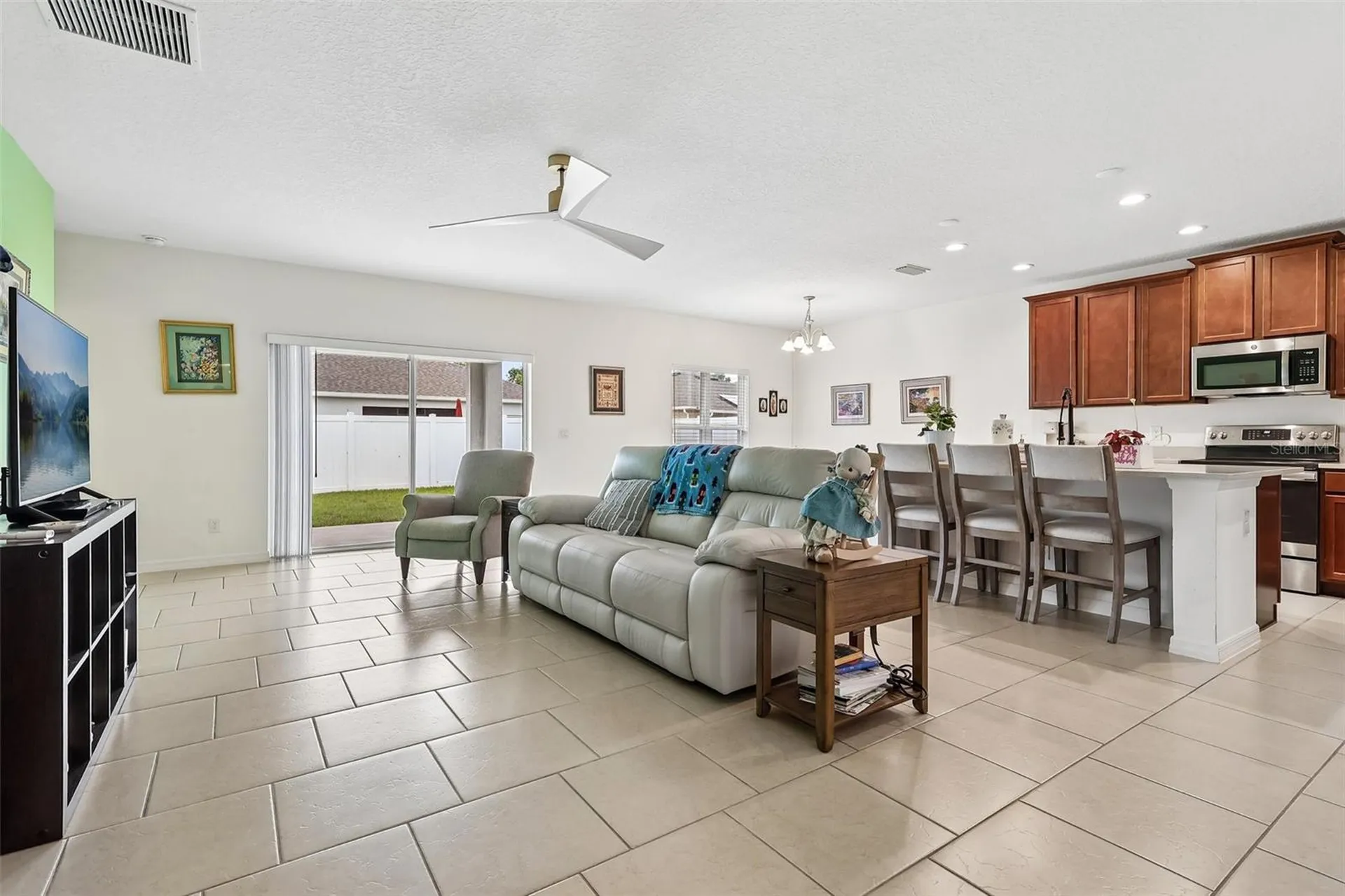 833 Avenal Lane Davenport FL 33837