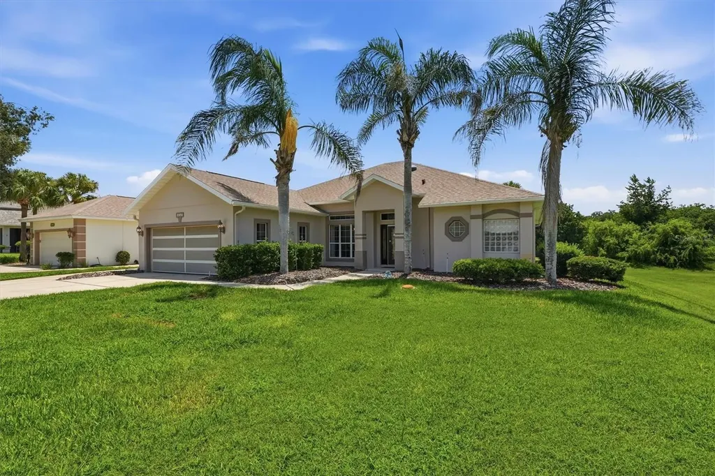 6042 Landings Boulevard Lady Lake FL 32159