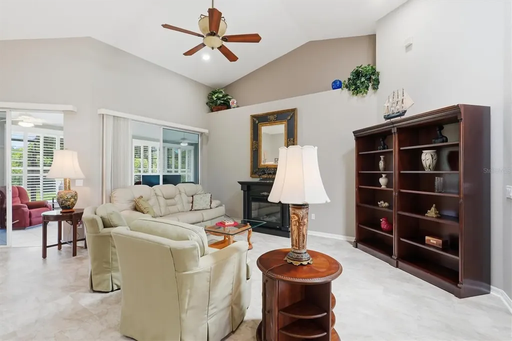 6042 Landings Boulevard Lady Lake FL 32159