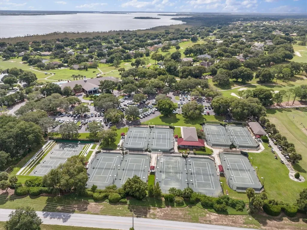 6042 Landings Boulevard Lady Lake FL 32159
