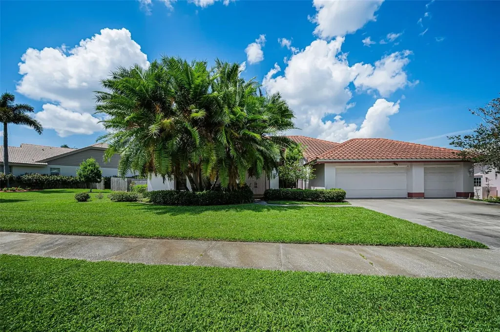 107 Woodcreek Drive S Safety Harbor FL 34695