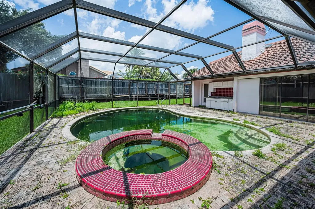 107 Woodcreek Drive S Safety Harbor FL 34695