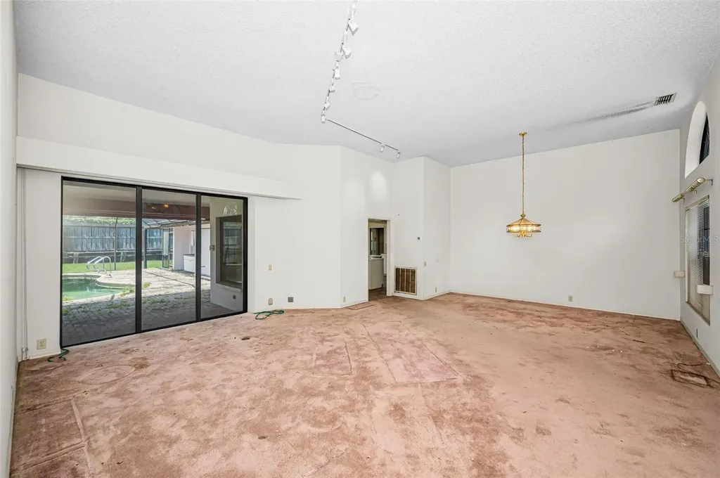 107 Woodcreek Drive S Safety Harbor FL 34695