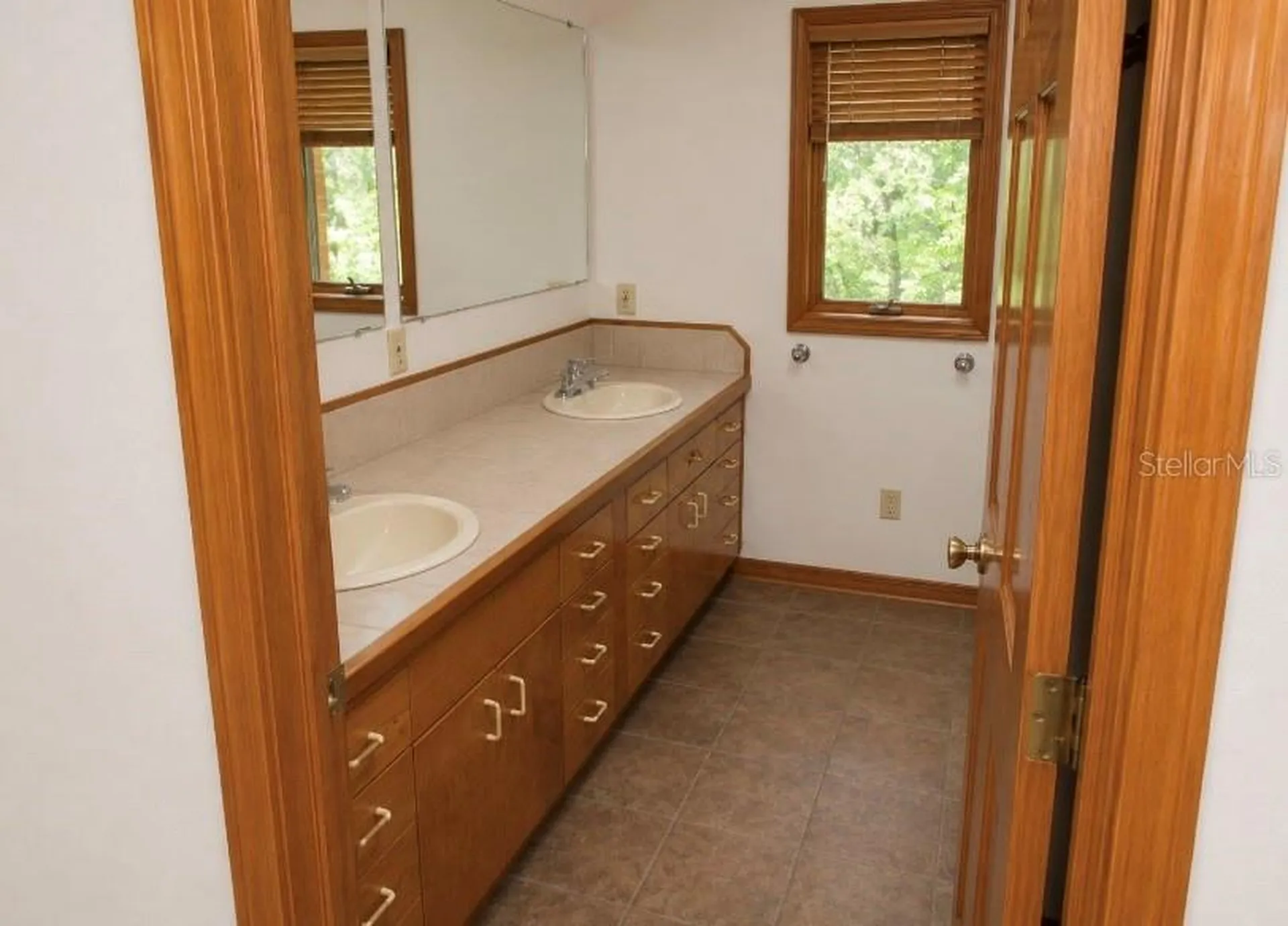 1485 Kingslake Drive Cantonment FL 32533