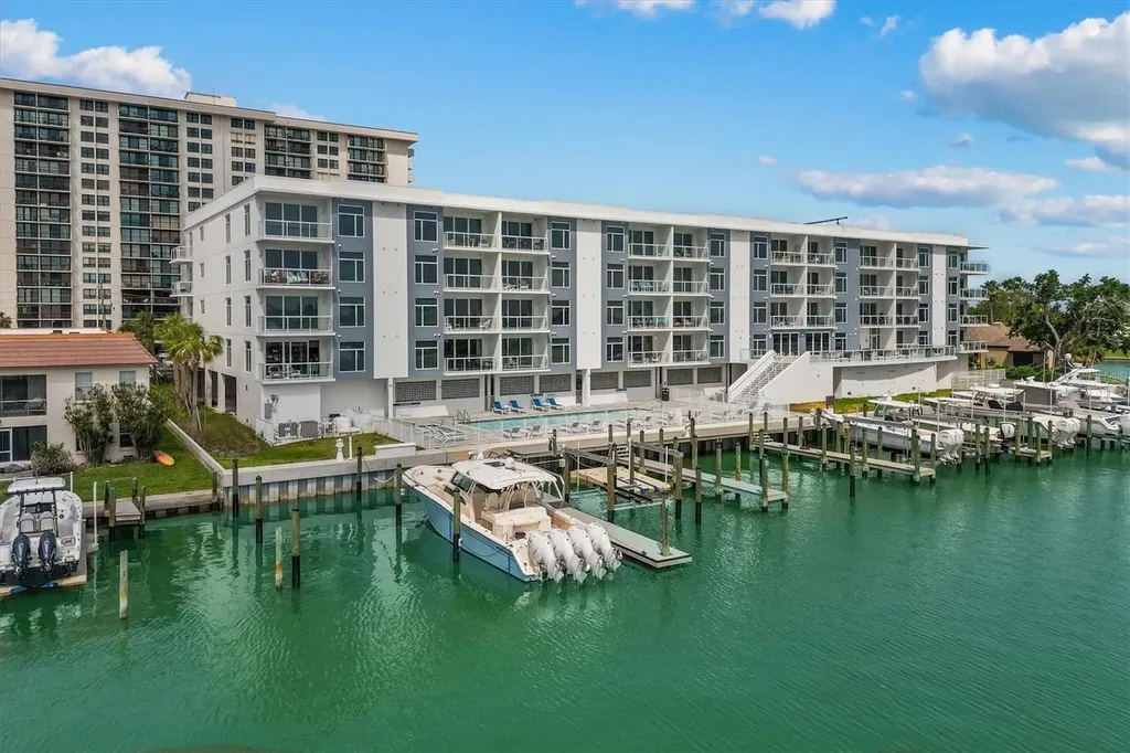 415 Island Way Clearwater Beach FL 33767