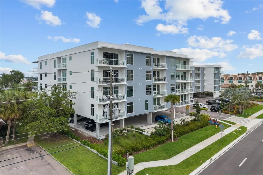 415 Island Way Clearwater Beach FL 33767